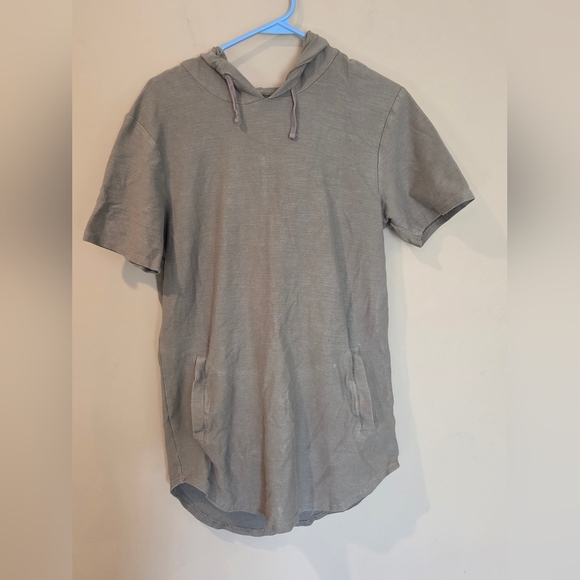 3/16 PacSun Short Sleeve Hoodie - Picture 1 of 3
